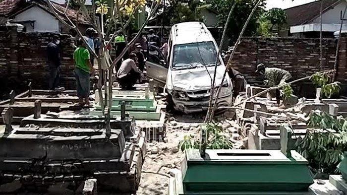 Fakta Duda Tewas Disamping Teman Wanitanya, Seusai Mobilnya Tabrak Tembok dan Pusara di Pemakaman