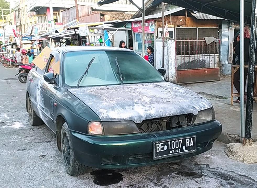mobil-suzuki-baleno-terbakar-di-bandar-lampung.jpg