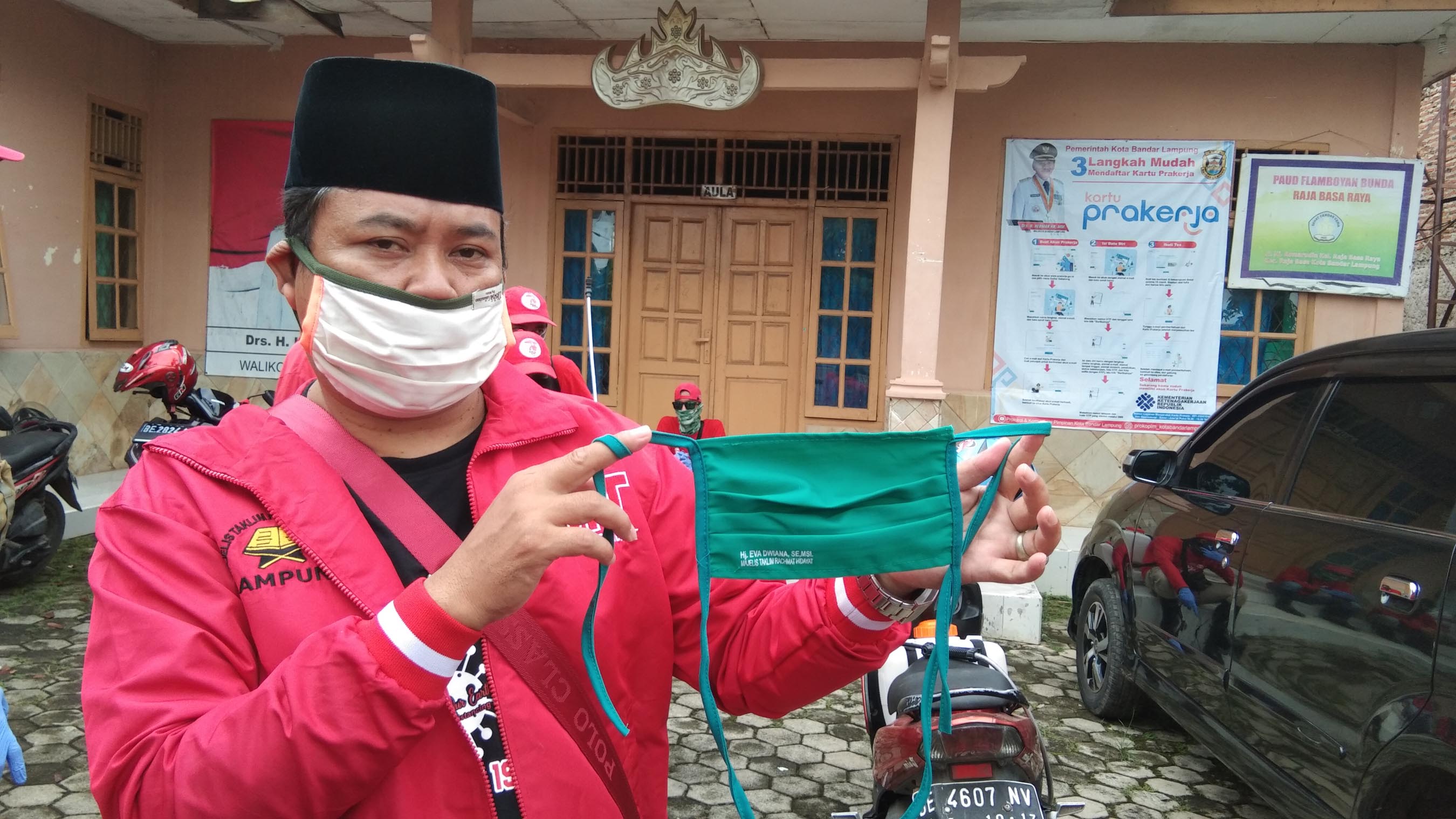 MTRH Lampung Semprot Disinfektan dan Bagikan Masker di 4 Kelurahan Kecamatan Tanjung Senang