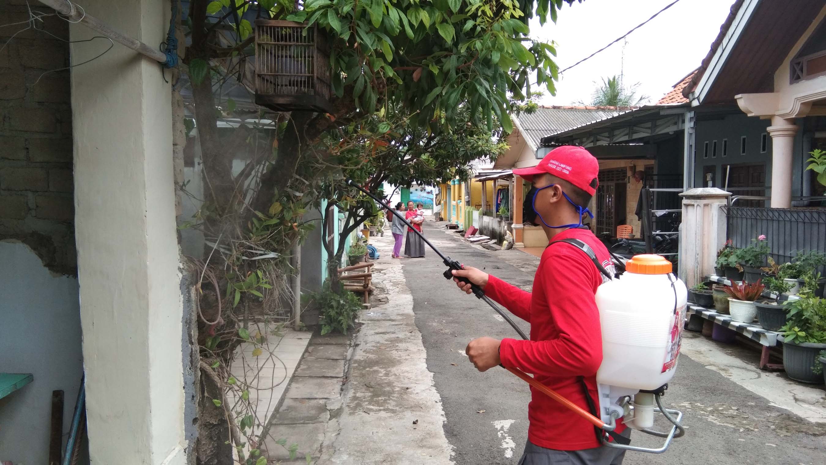 MRTH Lampung Semprot Disinfektan di Tiga Kelurahan Kecamatan TbS