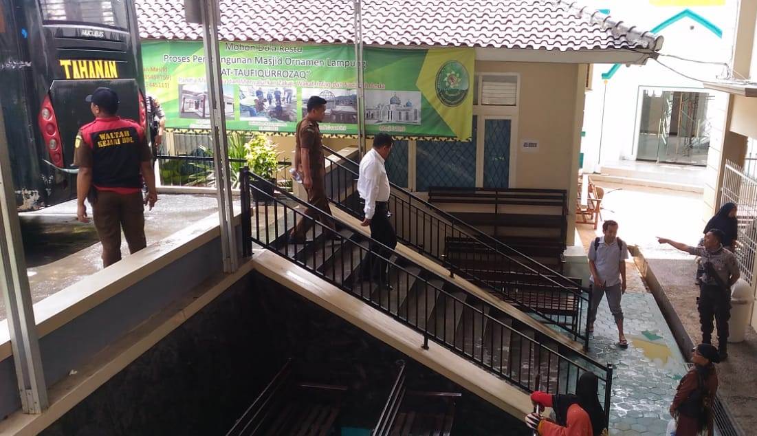 BREAKING NEWS - Jelang Sidang Vonis, Eks Kalapas Kalianda Muchlis Adjie Tampak Tenang