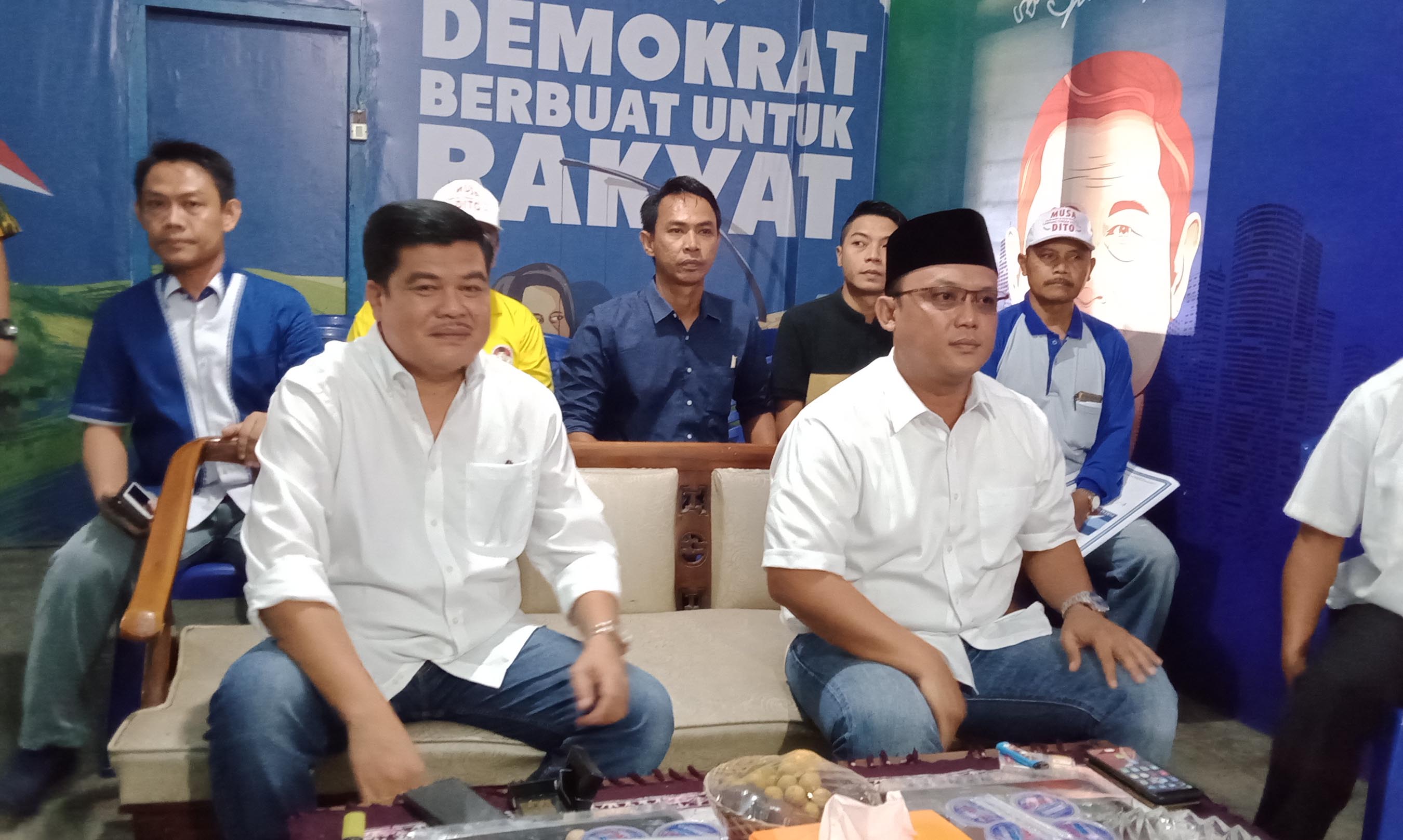 musa-ardito-kembalikan-berkas-ke-dpd-demokrat-lampung-tengah.jpg