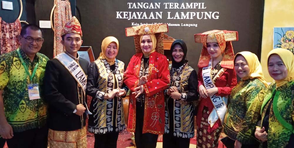 museum-lampung-pamerkan-koleksi-motif-batik-sembagi-di-pekan-raya-lampung.jpg
