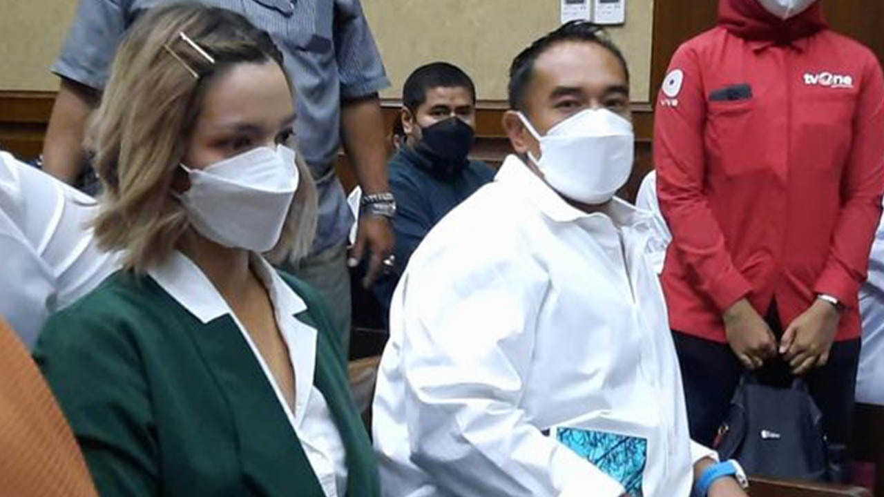 nia-ramadhani-dan-ardi-bakrie-bebas-vonis-1-tahun-penjara-dianulir-jadi-rehabilitasi.jpg