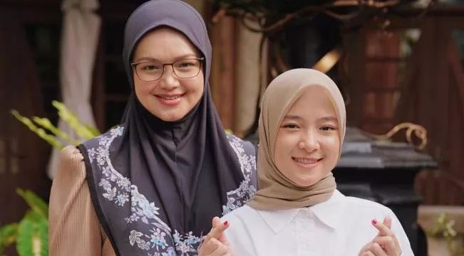 nissa-sabyan-pamer-foto-bareng-siti-nurhaliza-ramai-dibilang-mirip.jpg