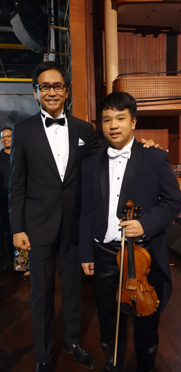 Violinis Muda Lampung Norman Nainggolan Bangga Jadi Anggota Termuda Twilite Orchestra