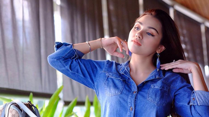 Terlihat Seperti ABG, Artis Ini Ternyata Sudah Memiliki 3 Anak