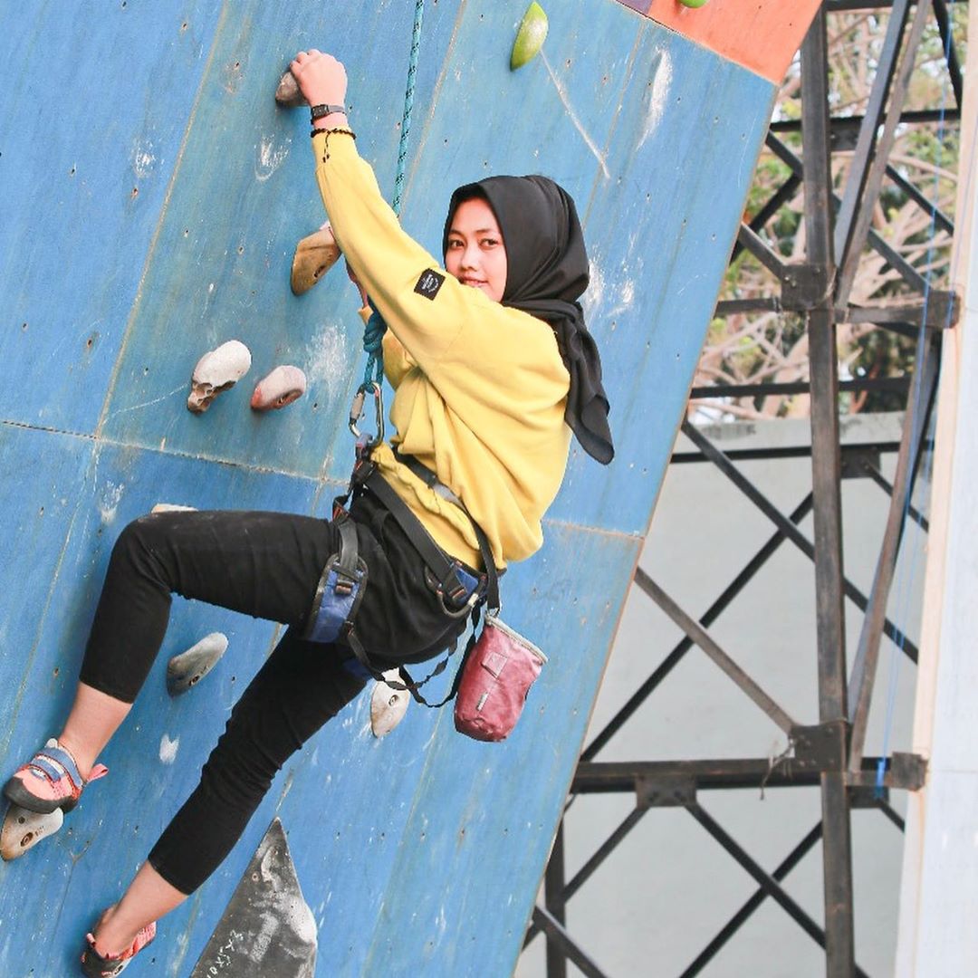 Panjat Tebing Sensasinya Bikin Aini Ketagihan