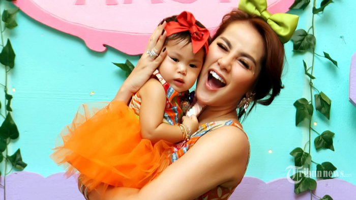 Yang Menyembul dan Yang Disensor KPI dari Dada Olla Ramlan