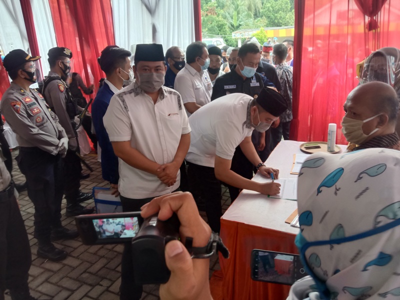 Nasir-Naldi Pasangan Pertama Mendaftar di Pilkada Pesawaran 2020