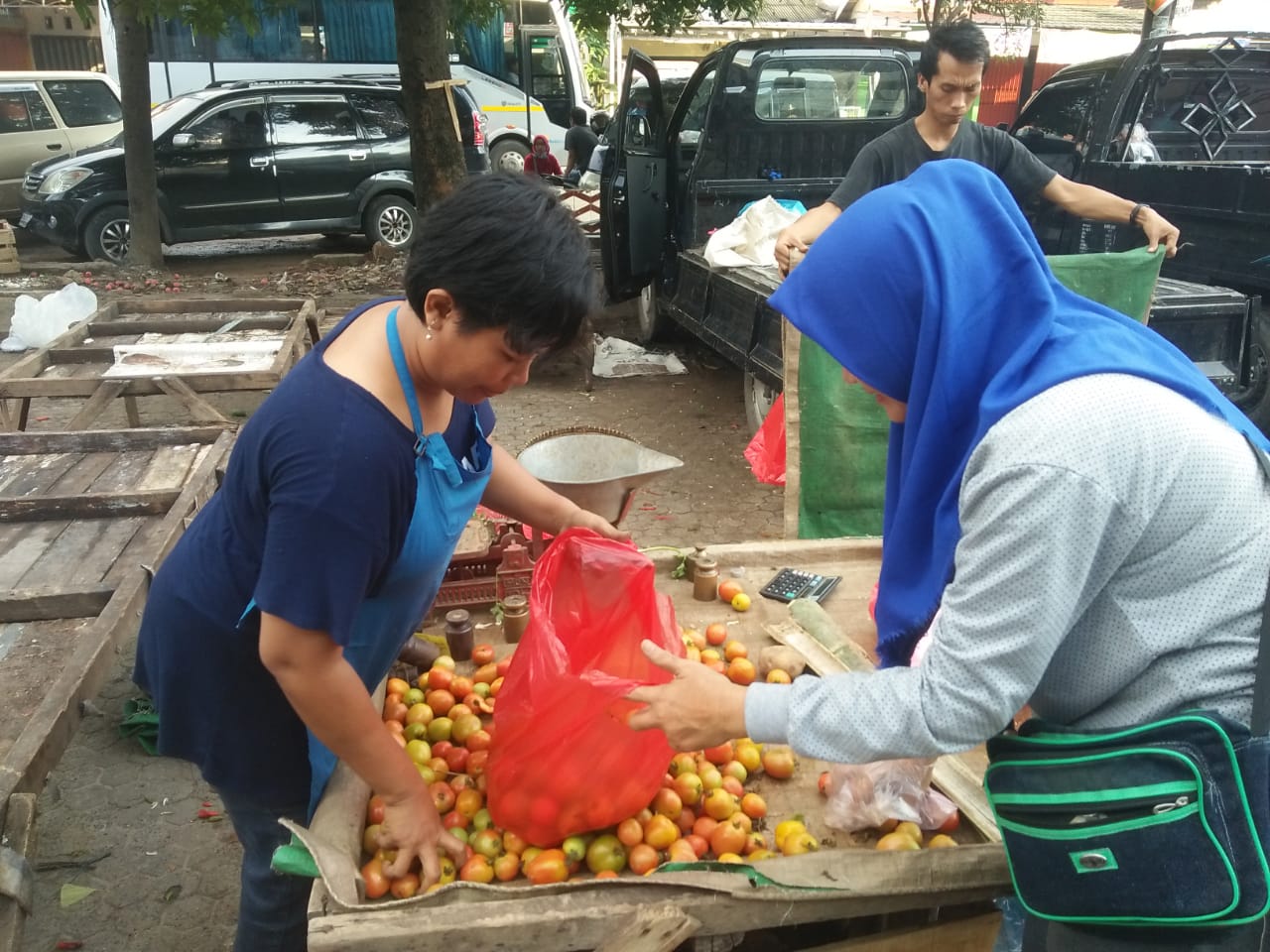 pedagang-di-lahan-parkir-pasar-panjang.jpg