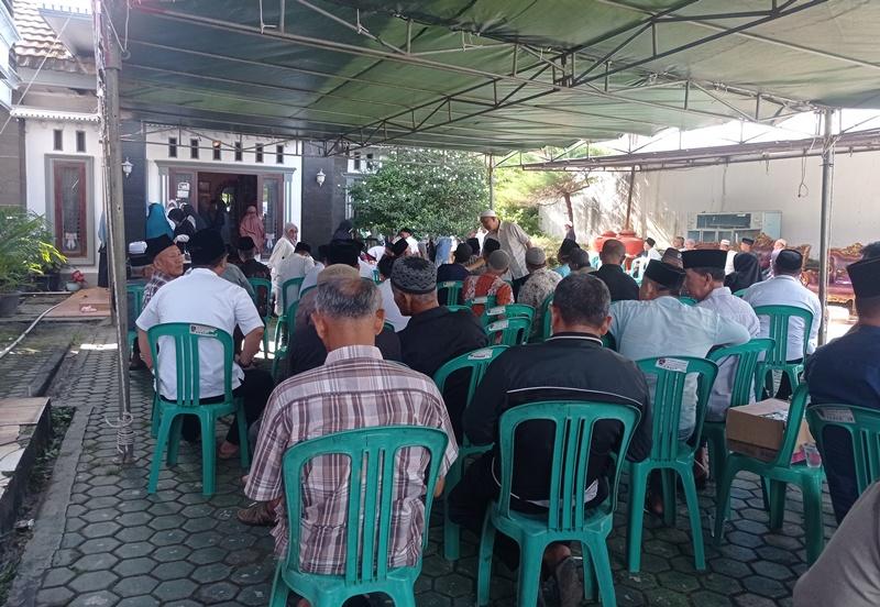 Pejabat hingga Masyarakat Melayat ke Rumah Duka Mantan Bupati Mesuji Saply TH