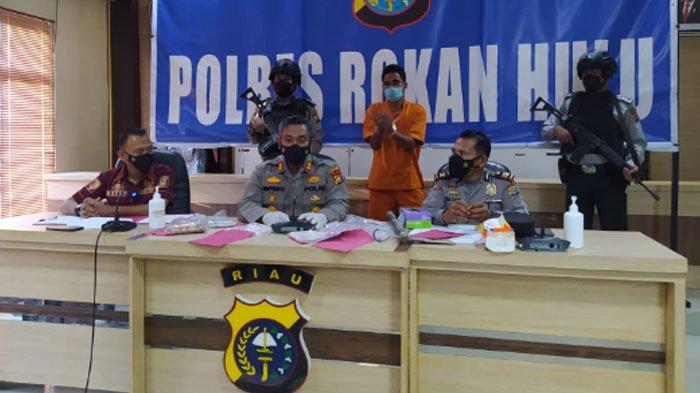 pelaku-pembunuhan-bayi-7-bulan-di-rokan-hulu-riau.jpg