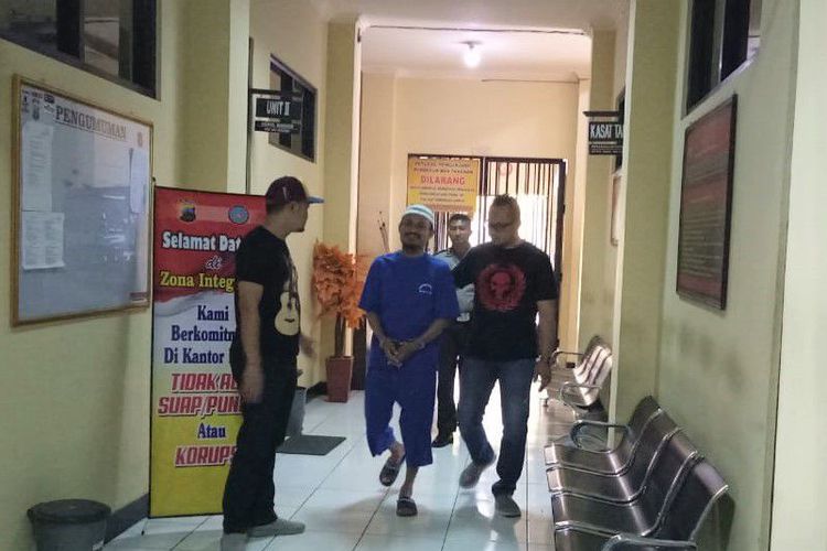 Tak Hanya Rusak Kantor NU, Pria Ini Ternyata Juga Lempari Sekolah dan Gereja