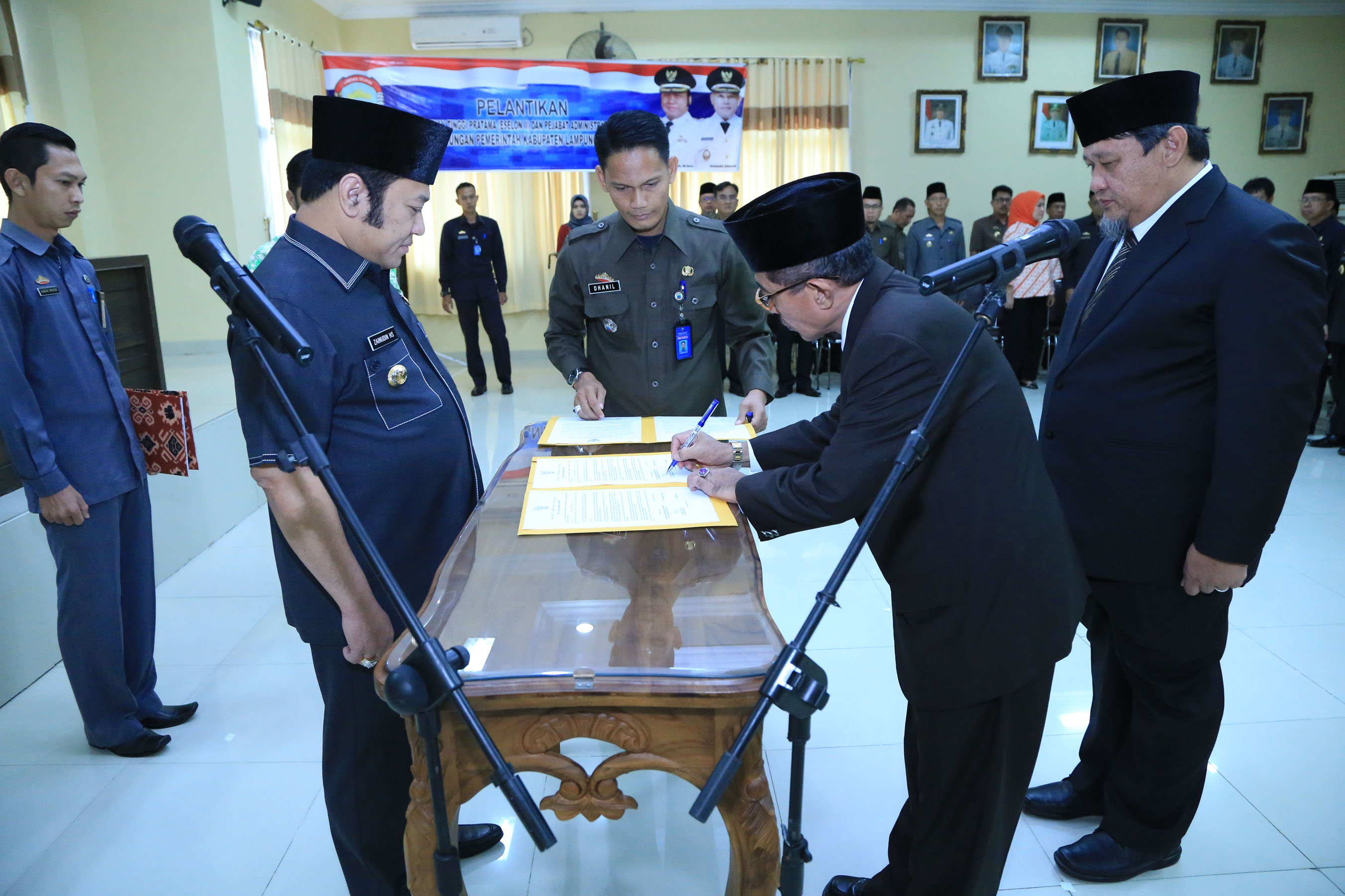 pelantikan-pejabat-lampung-selatan_20170928_162112.jpg