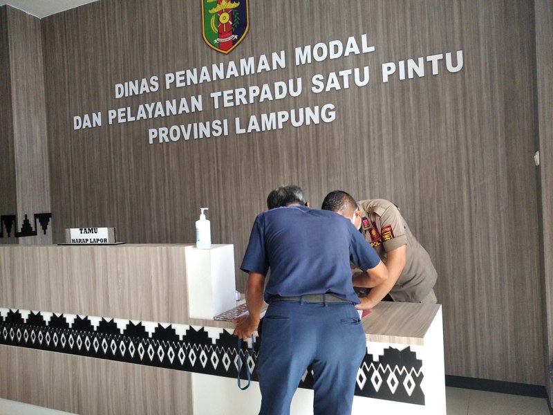 pelayanan-di-kantor-ptsp-lampung-berjalan-normal-pasca-ott.jpg