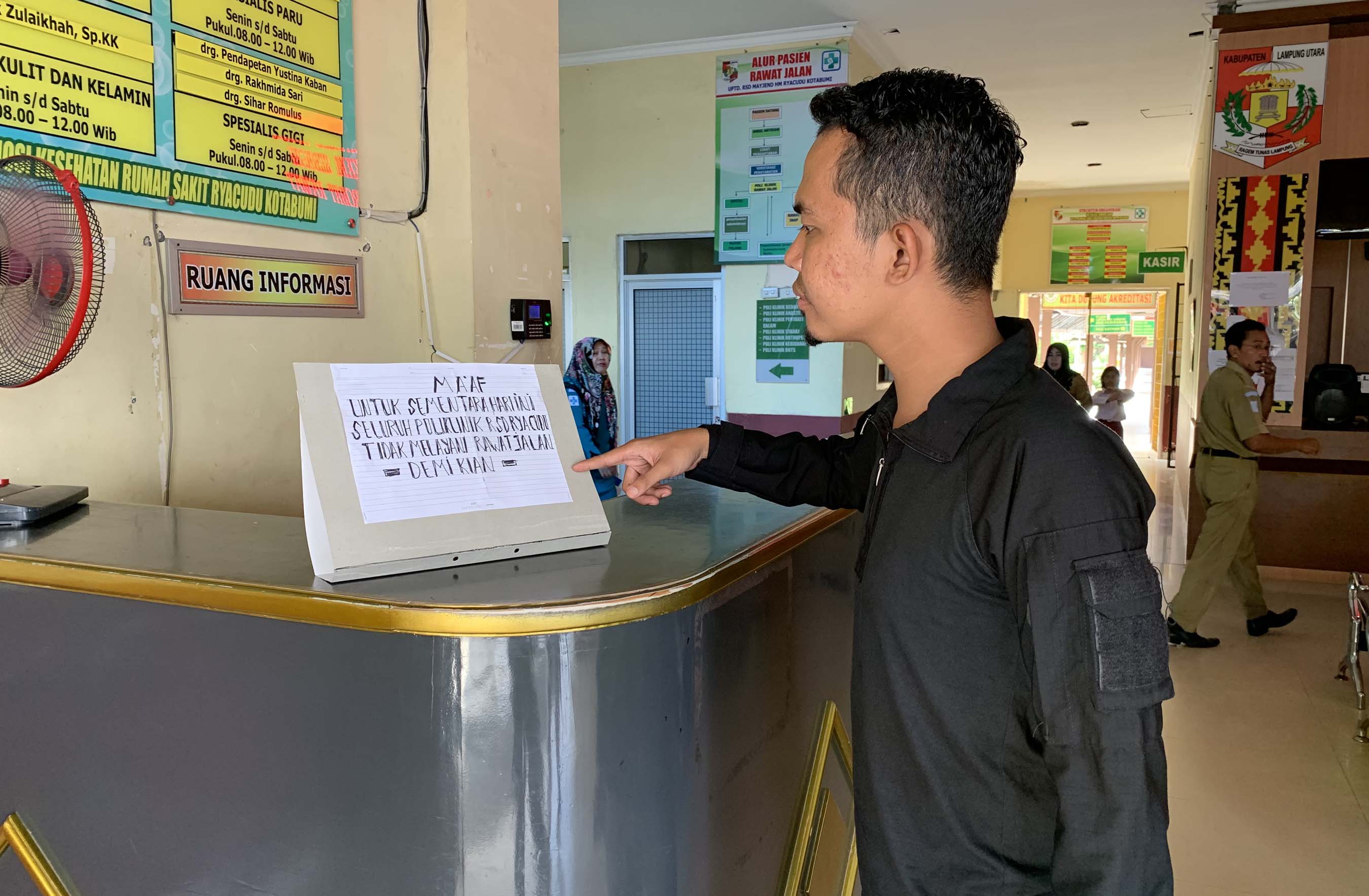 BREAKING NEWS Pelayanan Poliklinik RSU Ryacudu Kotabumi Lumpuh, Pasien: Tidak Ada Dokter
