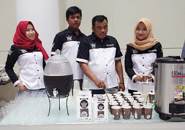 pembagian-kopi-gratis-100-persen-robusta-ratoa-coffee_20161021_193912.jpg