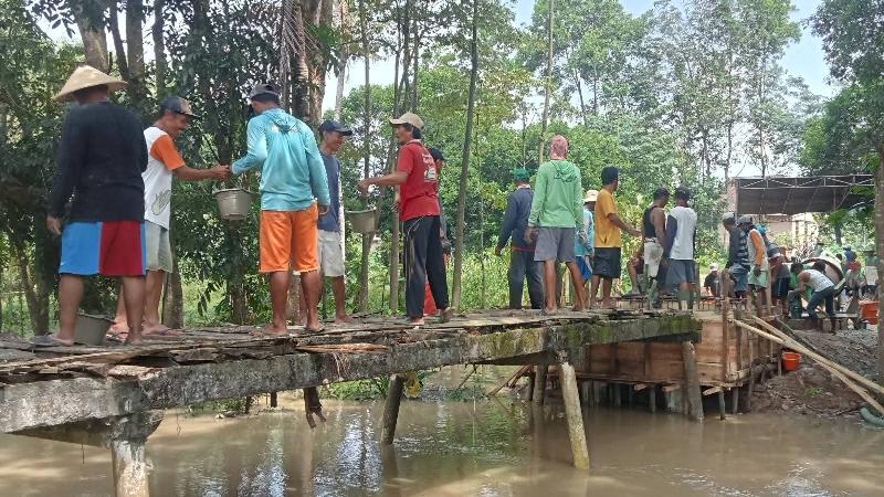 Pembangunan Jembatan Gantung Garuda Dikebut, Warga Lamteng Harap Ekonomi Meningkat