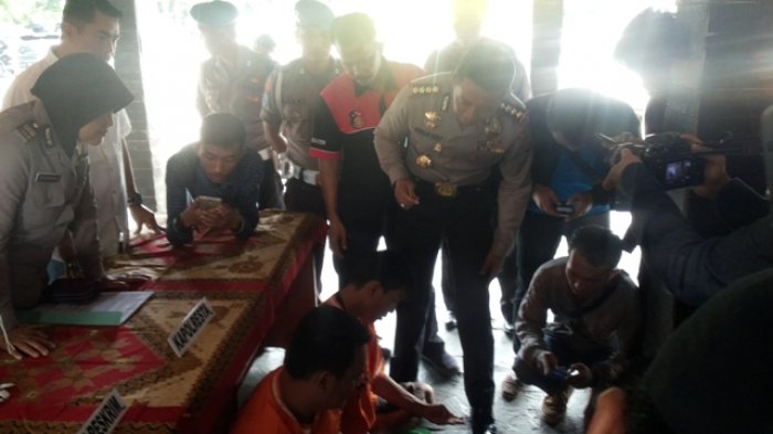 2 Pria Ini Tarik Uang ATM BRI Ratusan Juta tapi Tidak Tercatat  di Transaksi