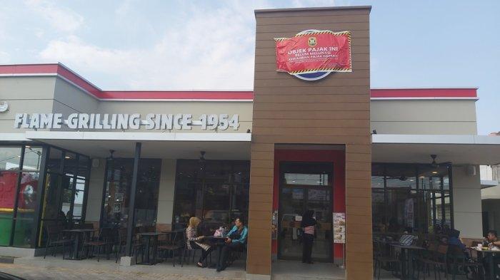 Pemkot Segel Burger King atas Arahan KPK, Sanksi Denda Membayangi jika Tak Bayar Pajak