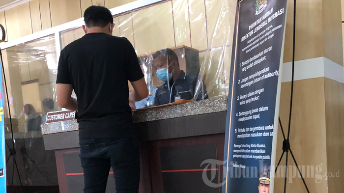 Pemohon Paspor di Imigrasi Kotabumi Lampung Utara Turun Drastis, Hanya 10 Orang per Hari