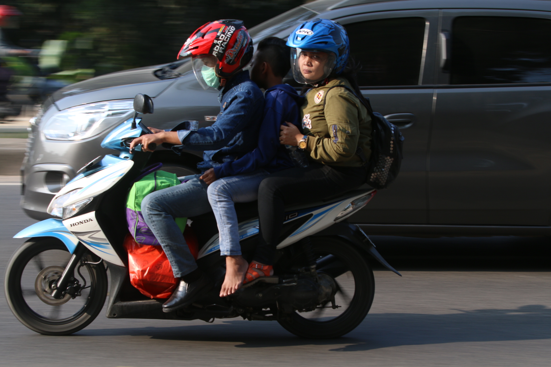 pemudik-bermotor-di-bypass-mudik-lebaran-2018_20180610_211000.jpg