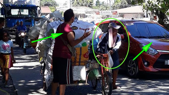 Pria Baju Merah Lakukan Hal Tak Terduga Lihat Pemulung Tua Dorong Gerobak Lalu Diklakson Mobil