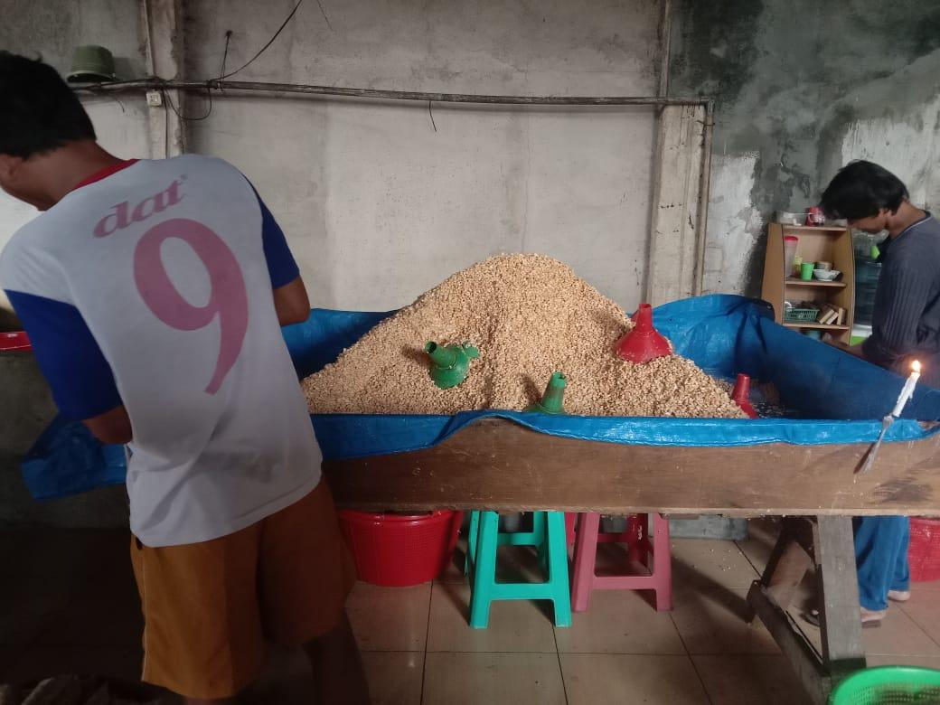 Produsen Tempe di Bandar Lampung Keluhkan Harga Kedelai Naik Hingga 100 Persen
