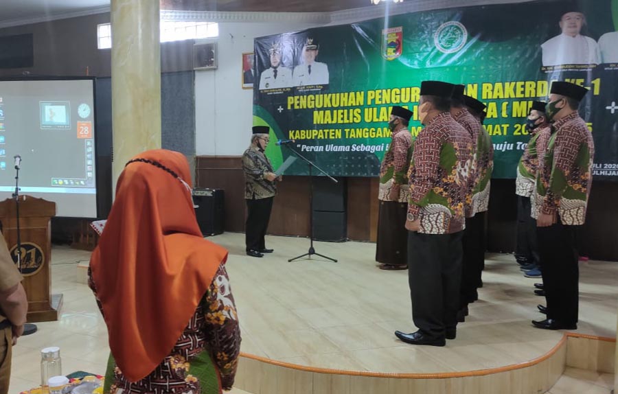 KH Ahmad Wahid Zamas Jabat Ketua MUI Tanggamus Periode 2020-2025