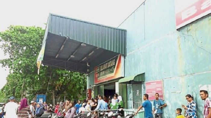 Ribuan Orang Ngamuk di Mal karena Jadi Korban Hoax Bakal Ditraktir Putra Mahkota