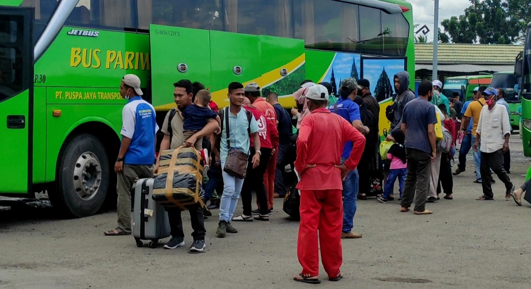 Sepekan Arus Penumpang Masuk ke Terminal Rajabasa Lampung Capai 5.682 Pemudik