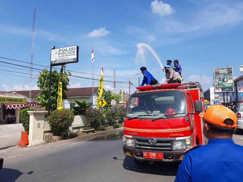 penyemprotan-disinfektan-di-pringsewu.jpg