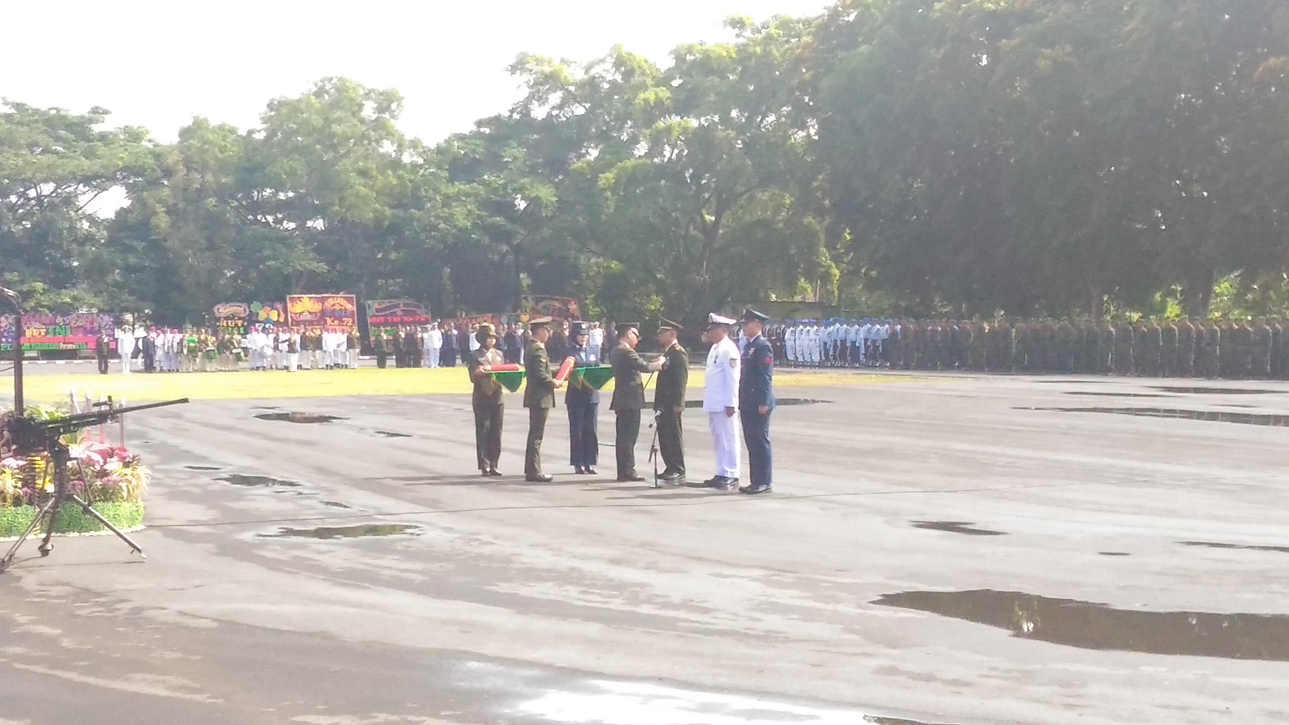 Ini Nama Prajurit Korem 043/Garuda Hitam yang Terima Satya Lencana dari Presiden