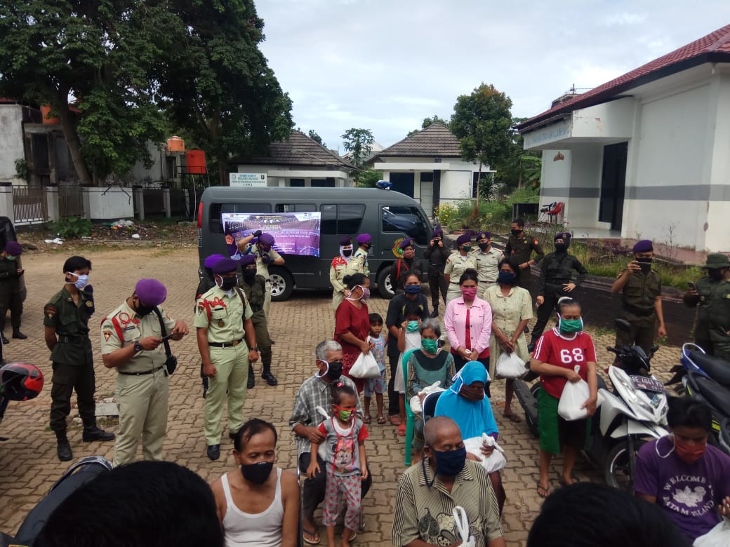 Menwa Raden Intan Lampung Bagikan Sembako ke Warga Terdampak Pandemi Corona
