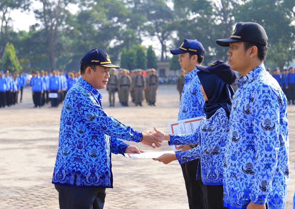 Gaji ke 13 Cair Bulan Juni, Mulai 26 April 2023 PNS Masuk Kerja Jam 07.30