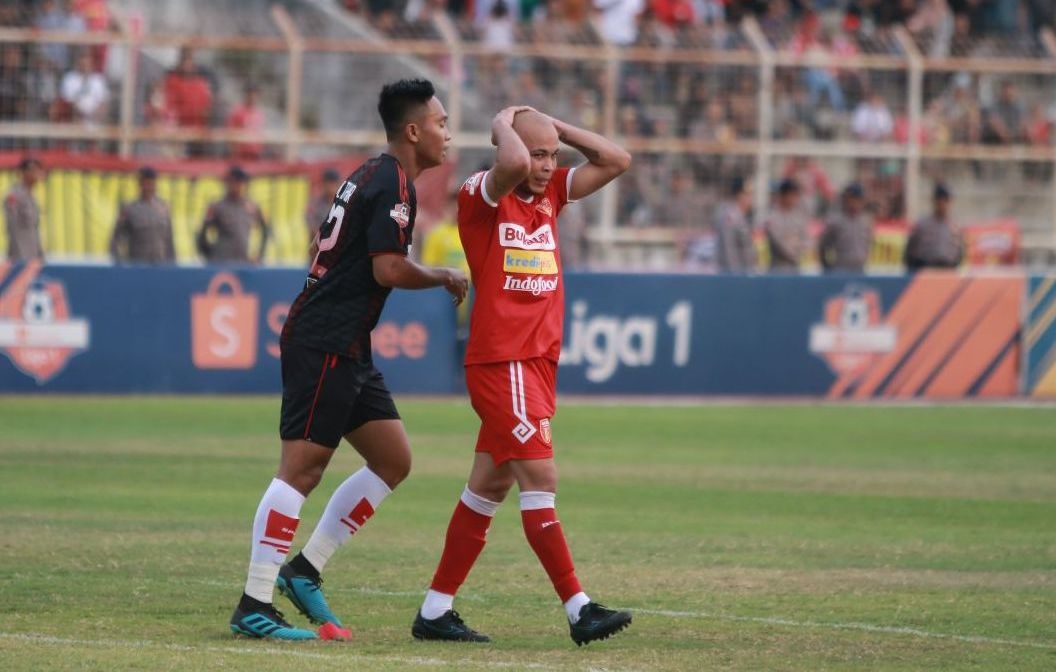 perseru-badak-lampung-fc-vs-persipura-jayapura-3.jpg