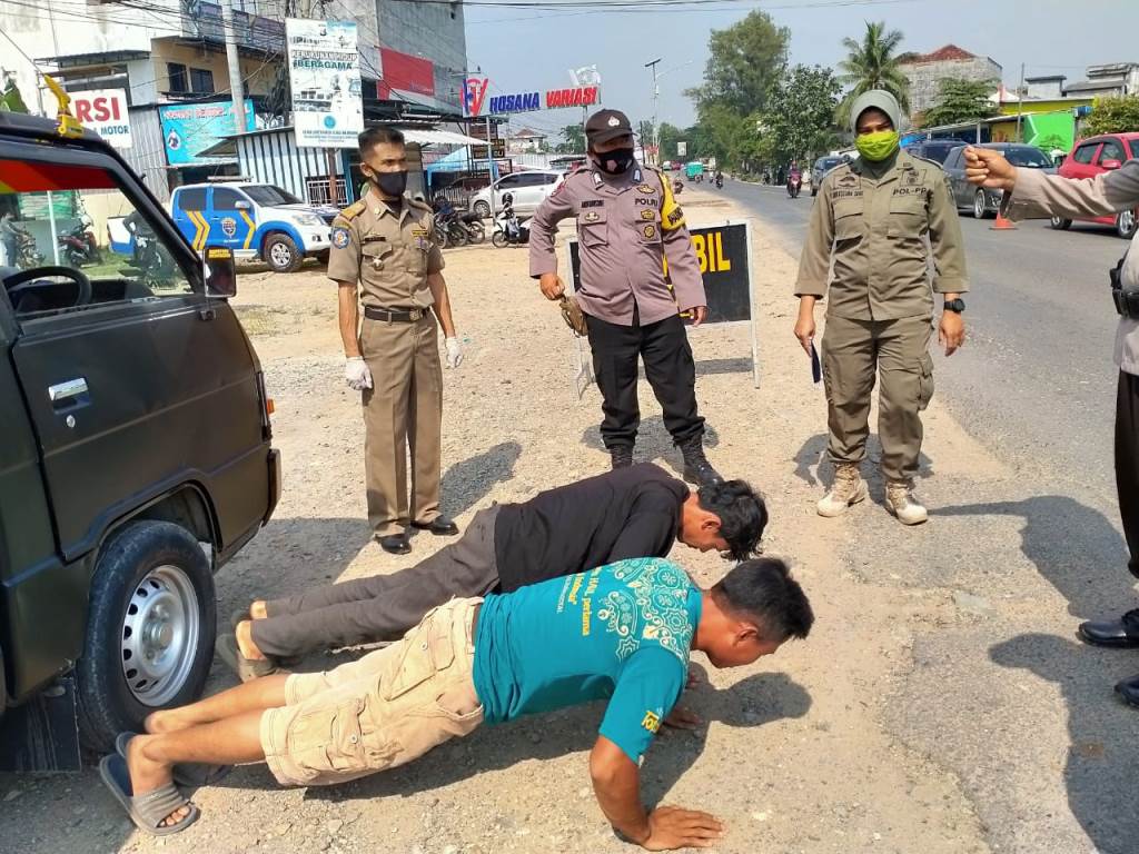 Warga Pringsewu Tak Pakai Masker Diberi Sanksi Push Up