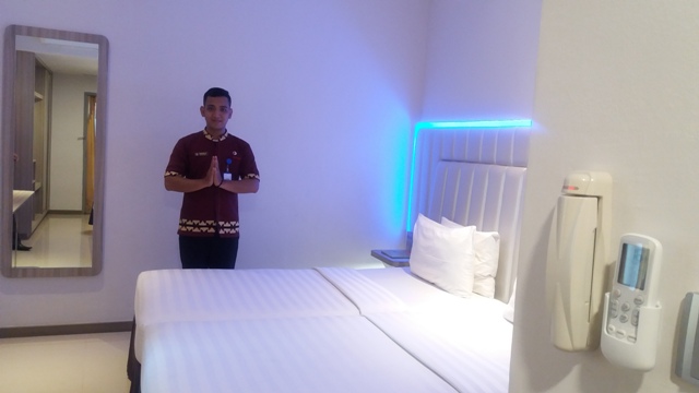 petugas-menunjukkan-salah-satu-kamar-di-wisma-chandra_20180504_175706.jpg