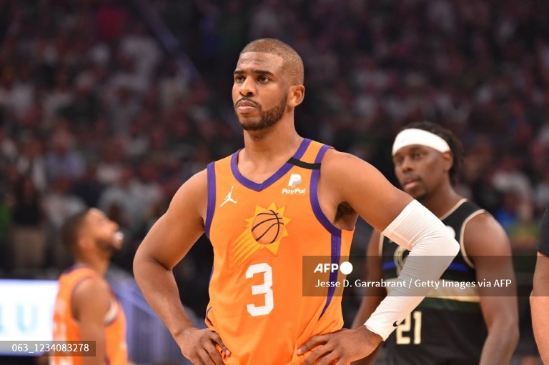 phoenix-suns-kalah-di-final-nba-2021-chris-paul-enggan-pensiun.jpg