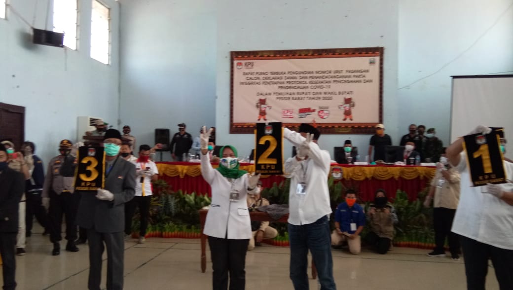 pilkada-pesisir-barat-pieter-fahrurrazi-nomor-1-aria-erlina-nomor-2-istiqlal-zulqoini-nomor-3.jpg