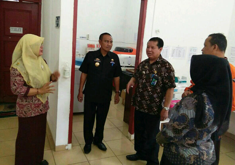 pj-bupati-zainal-abidin-sidak-ke-rsud-batin-mangunang_20180301_194723.jpg