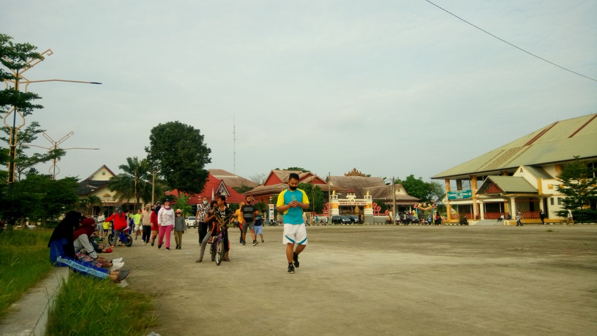 PKOR Way Halim Dipadati Warga Olahraga Pagi, Rika Tetap Terapkan Protokol Kesehatan