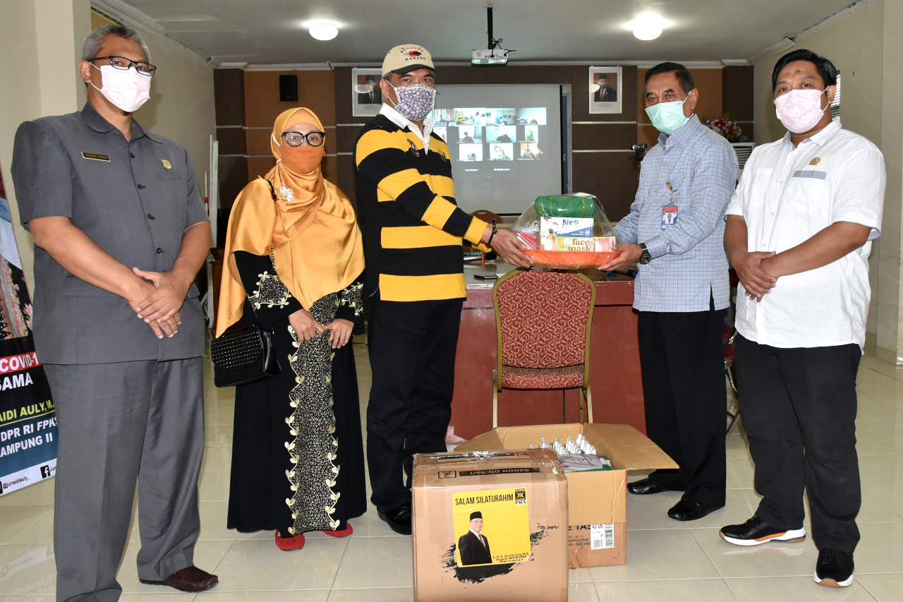 PKS Lampung Utara Sumbang APD untuk RS Handayani dan Diskes Lampung Utara