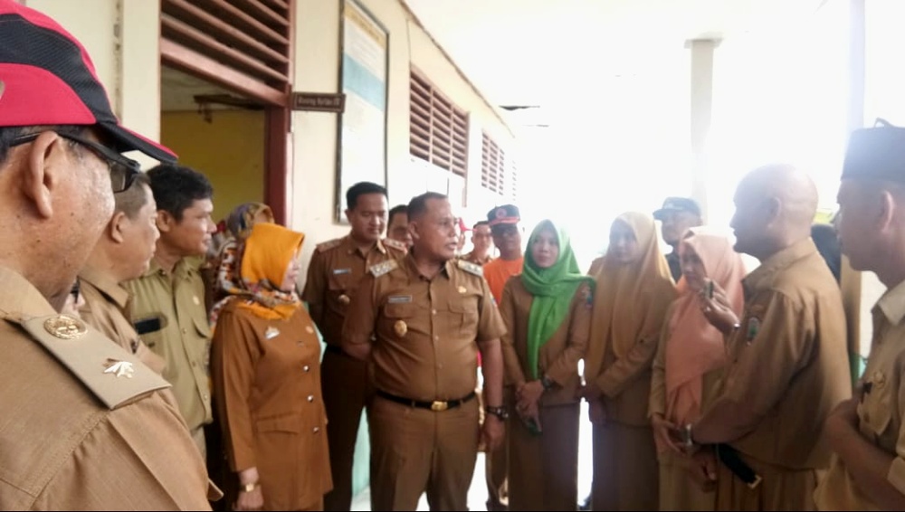 Plt Bupati Nanang Ermanto Tinjau SD di Lampung Selatan yang Diterjang Angin Puting Beliung