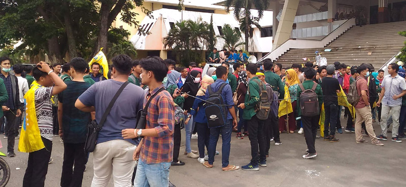 Massa PMII Unjuk Rasa di Kantor DPRD Lampung, Ini Tuntutannya