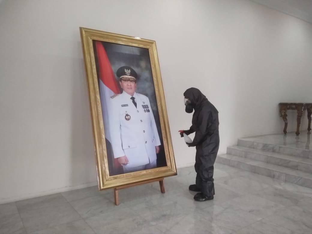 Cegah Corona, Polda Lampung Semprot Disinfektan di Tempat Ibadah