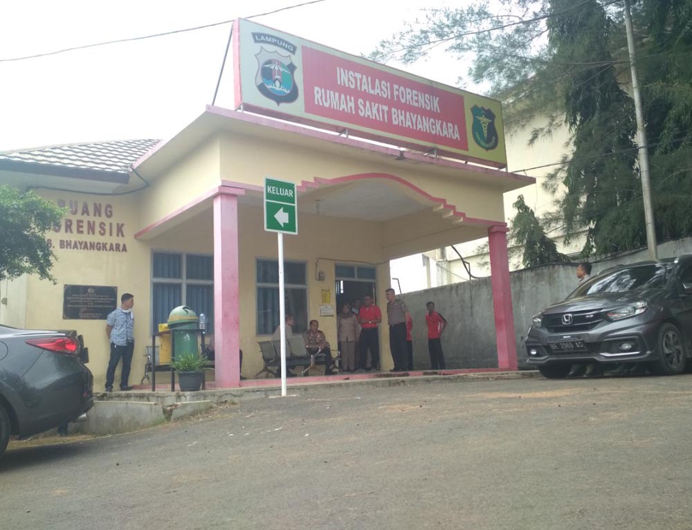 BREAKING NEWS Anggota Polsek Way Bungur Tewas Dikeroyok Orang Tak Dikenal Sepulang dari Hajatan