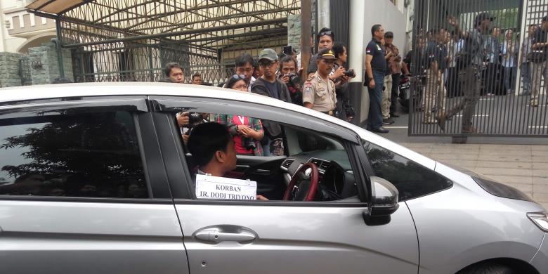 Perampok Bukakan Pintu Pagar untuk Pemilik Rumah