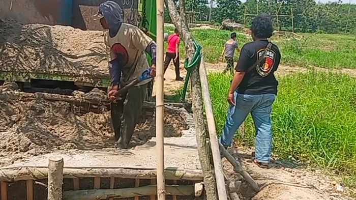 polres-lampung-utara-amankan-pelaku-galian-c-ilegal.jpg